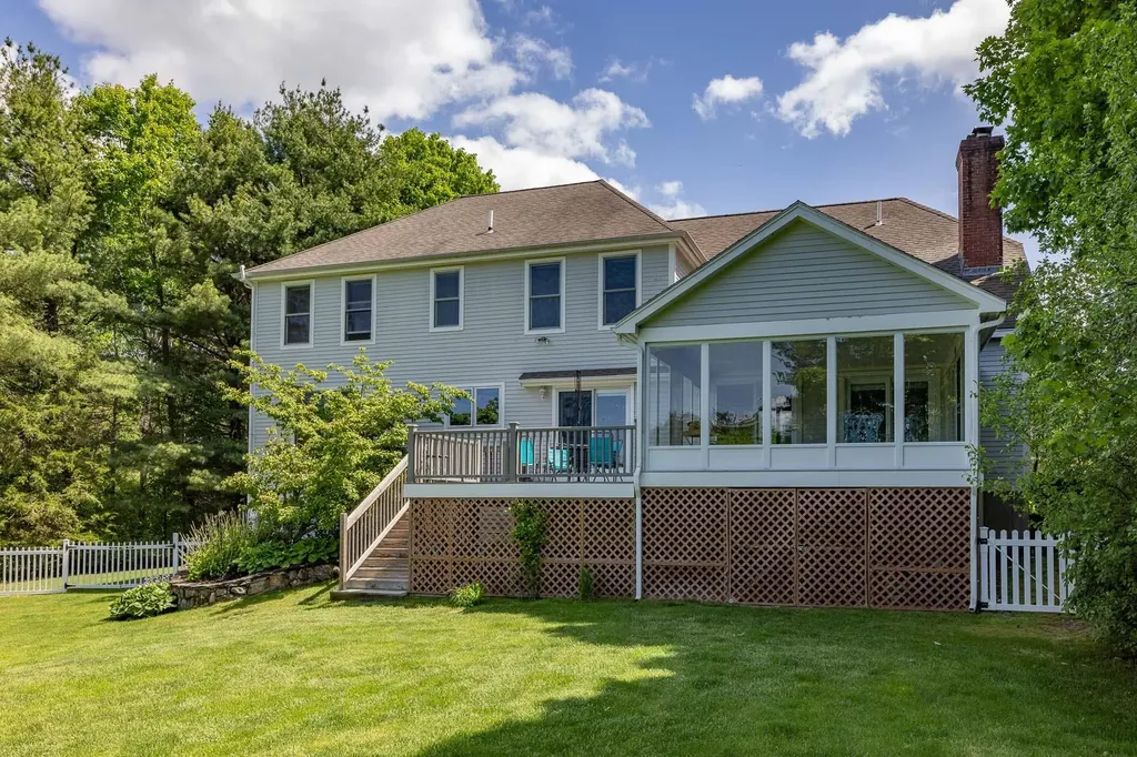 6 Deer Run Road North Hampton NH 03862