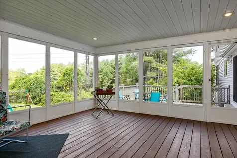 6 Deer Run Road North Hampton NH 03862