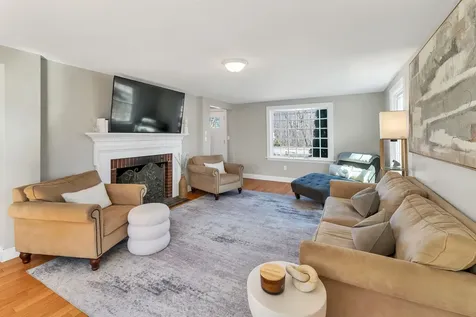 1156 Woodbury Avenue Portsmouth NH 03801