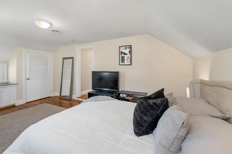 1156 Woodbury Avenue Portsmouth NH 03801