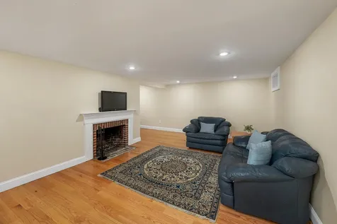 1156 Woodbury Avenue Portsmouth NH 03801