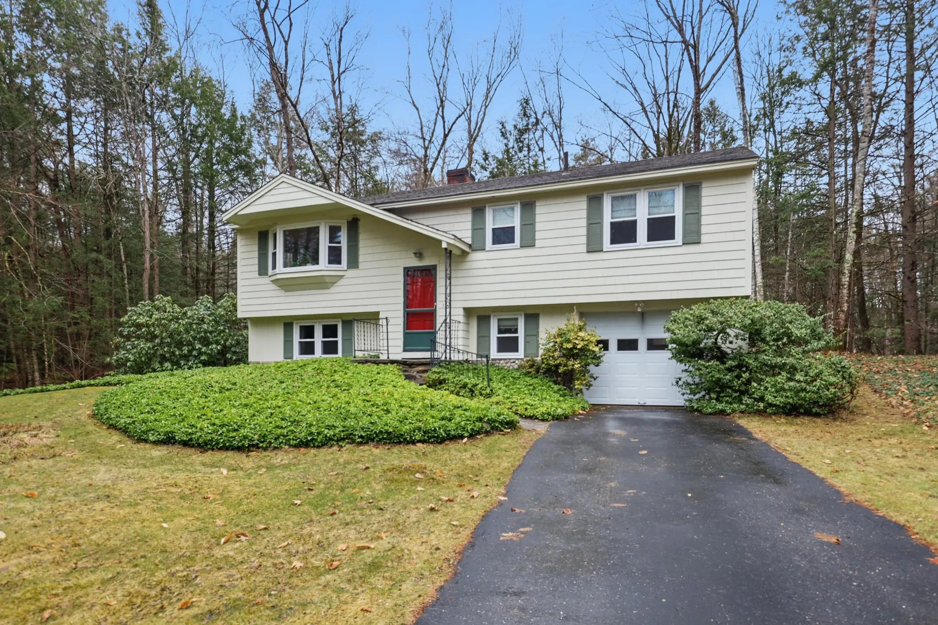 100 Stage Road Nottingham NH 03290