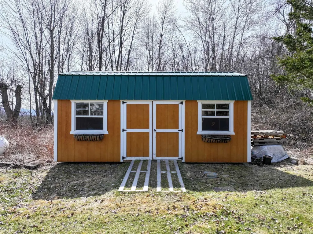 1011 Vt Route 125 Cornwall VT 05753