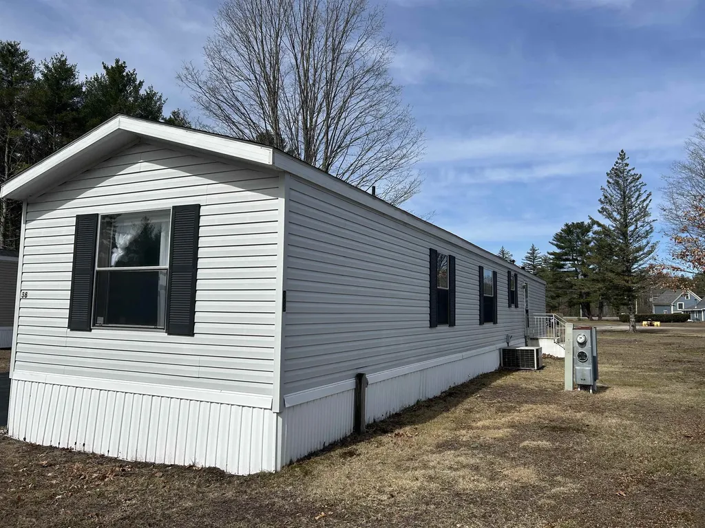 38 Cortland Way Barrington NH 03825