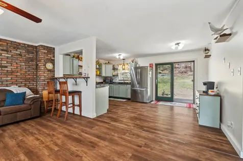 54 Gifford Road Hartford VT 05001