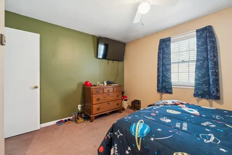 54 Gifford Road Hartford VT 05001