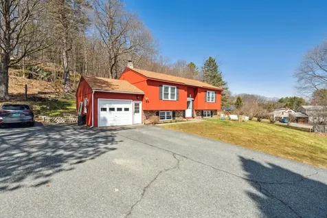 54 Gifford Road Hartford VT 05001
