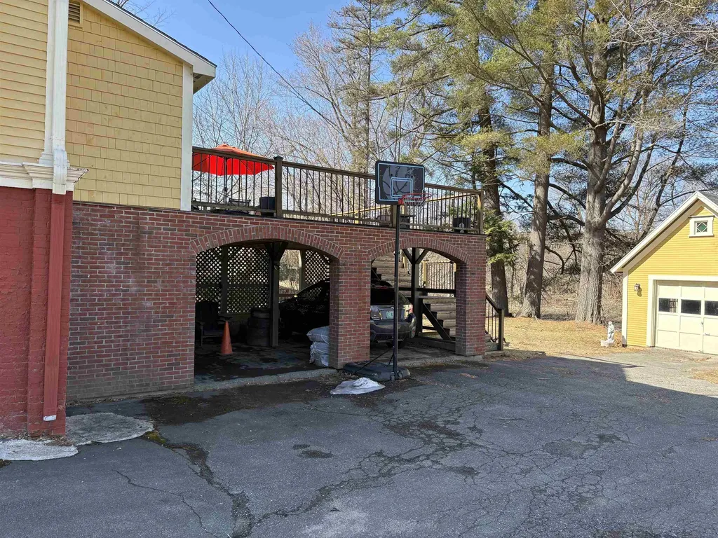 201 Park Avenue Lyndon VT 05851