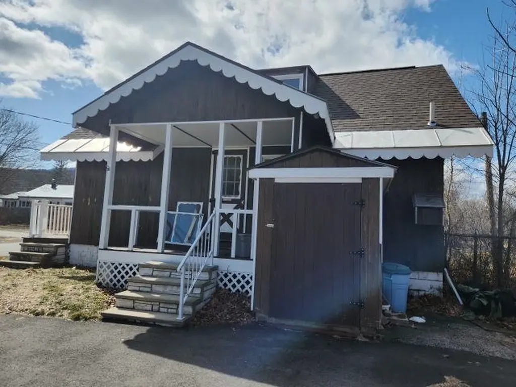 18 Corbin Avenue Gorham NH 03581