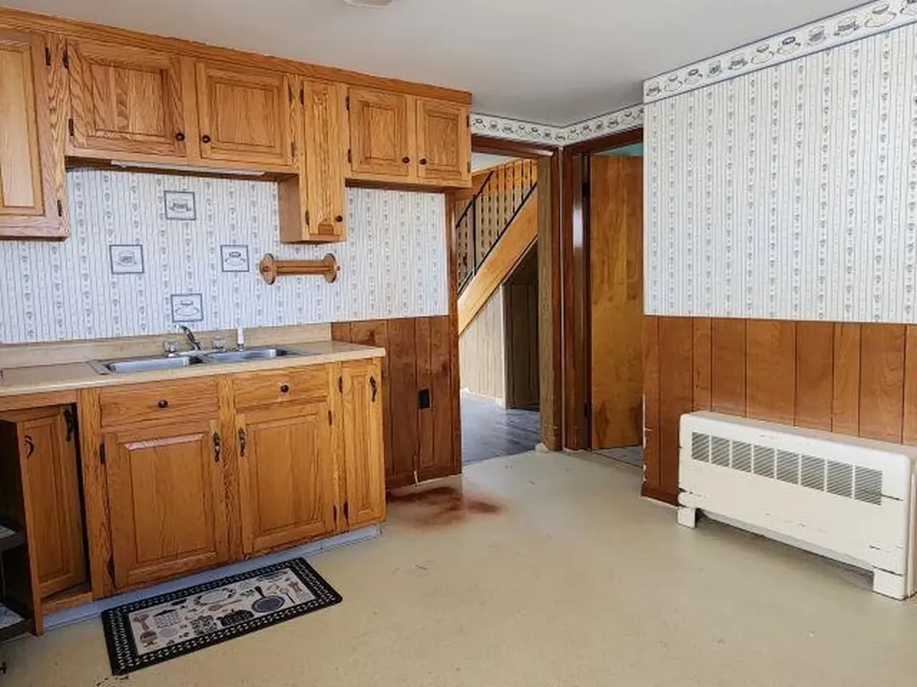 18 Corbin Avenue Gorham NH 03581