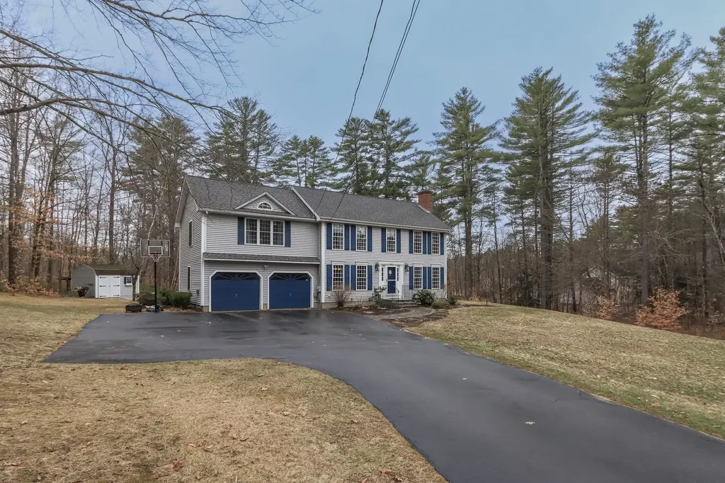 7105 Harvest Road Loudon NH 03307