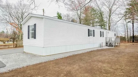 26 Railroad Avenue Seabrook NH 03874