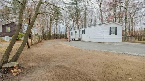 26 Railroad Avenue Seabrook NH 03874