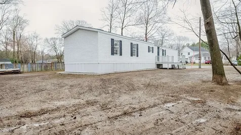 26 Railroad Avenue Seabrook NH 03874
