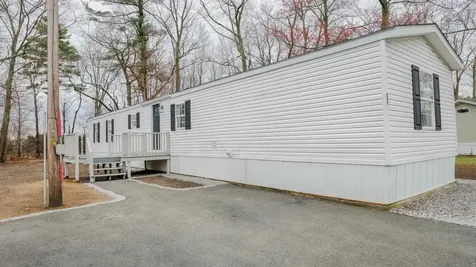 26 Railroad Avenue Seabrook NH 03874