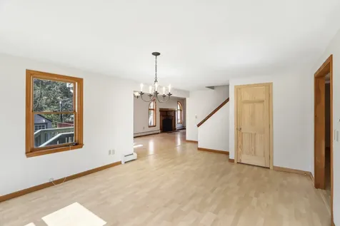 11 Lincoln Drive Raymond NH 03077