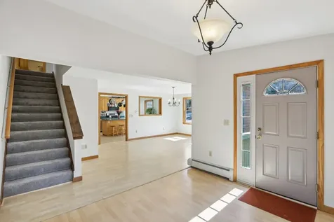11 Lincoln Drive Raymond NH 03077