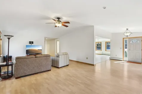 11 Lincoln Drive Raymond NH 03077