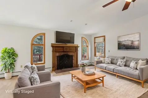 11 Lincoln Drive Raymond NH 03077