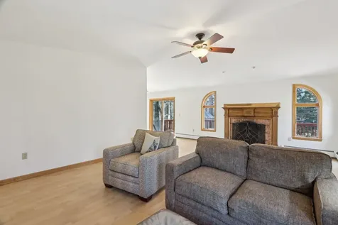 11 Lincoln Drive Raymond NH 03077