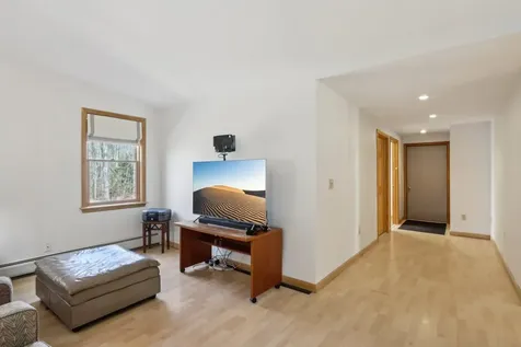 11 Lincoln Drive Raymond NH 03077