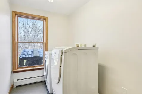 11 Lincoln Drive Raymond NH 03077