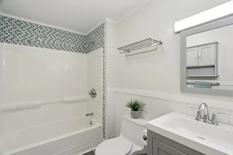 11 Lincoln Drive Raymond NH 03077