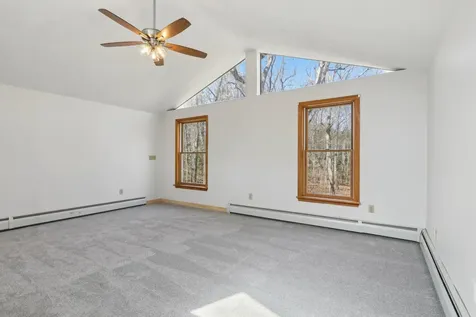 11 Lincoln Drive Raymond NH 03077