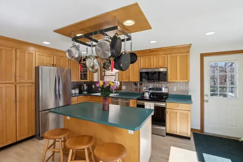 11 Lincoln Drive Raymond NH 03077