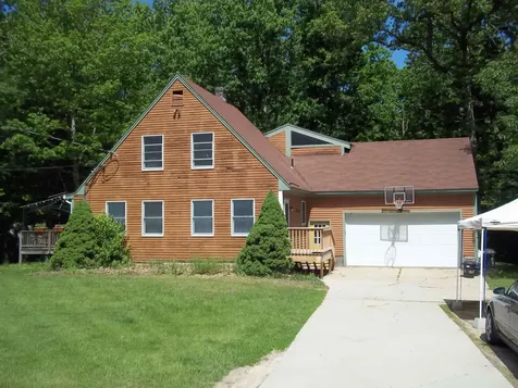 11 Lincoln Drive Raymond NH 03077