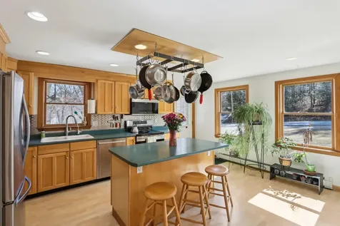 11 Lincoln Drive Raymond NH 03077