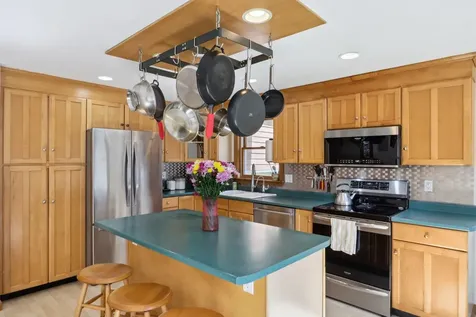 11 Lincoln Drive Raymond NH 03077