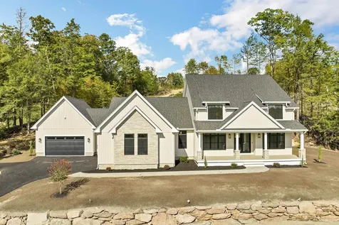 25 Indian Rock Road Bedford NH 03110