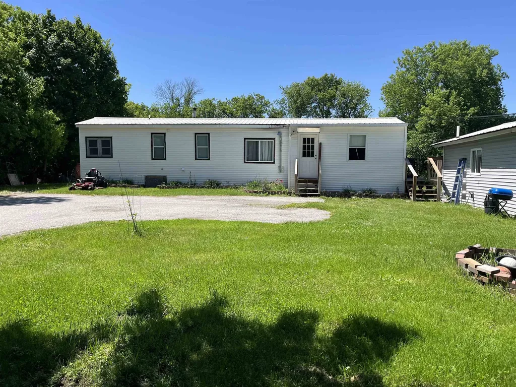 24 Pearl Avenue Extension St. Albans Town VT 05478