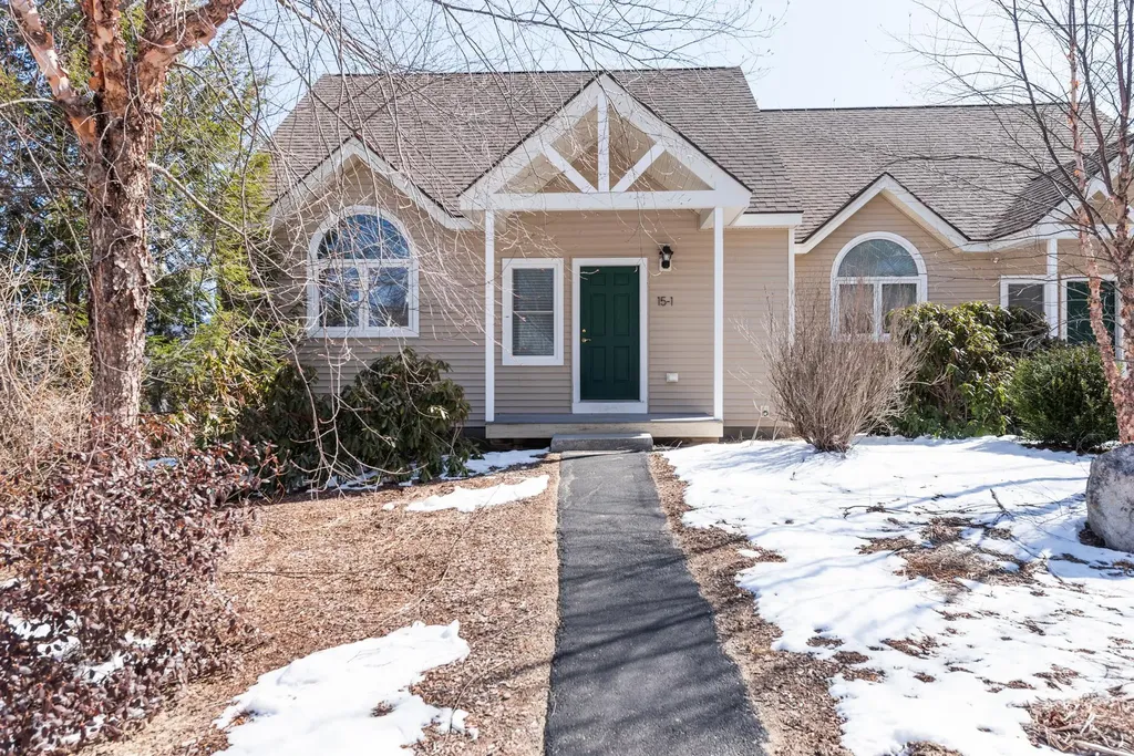 15 Carey Circle Thornton NH 03285