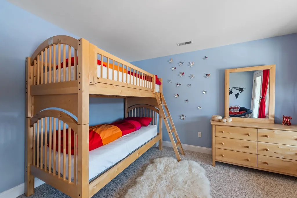 15 Carey Circle Thornton NH 03285