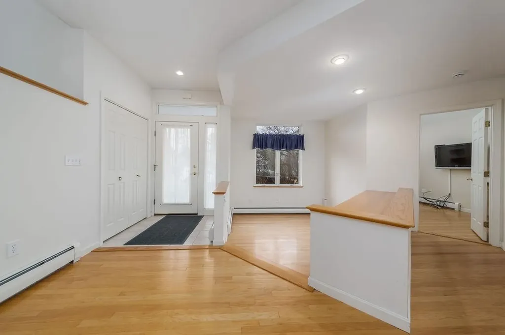 7 Skyline Way Hartford VT 05001