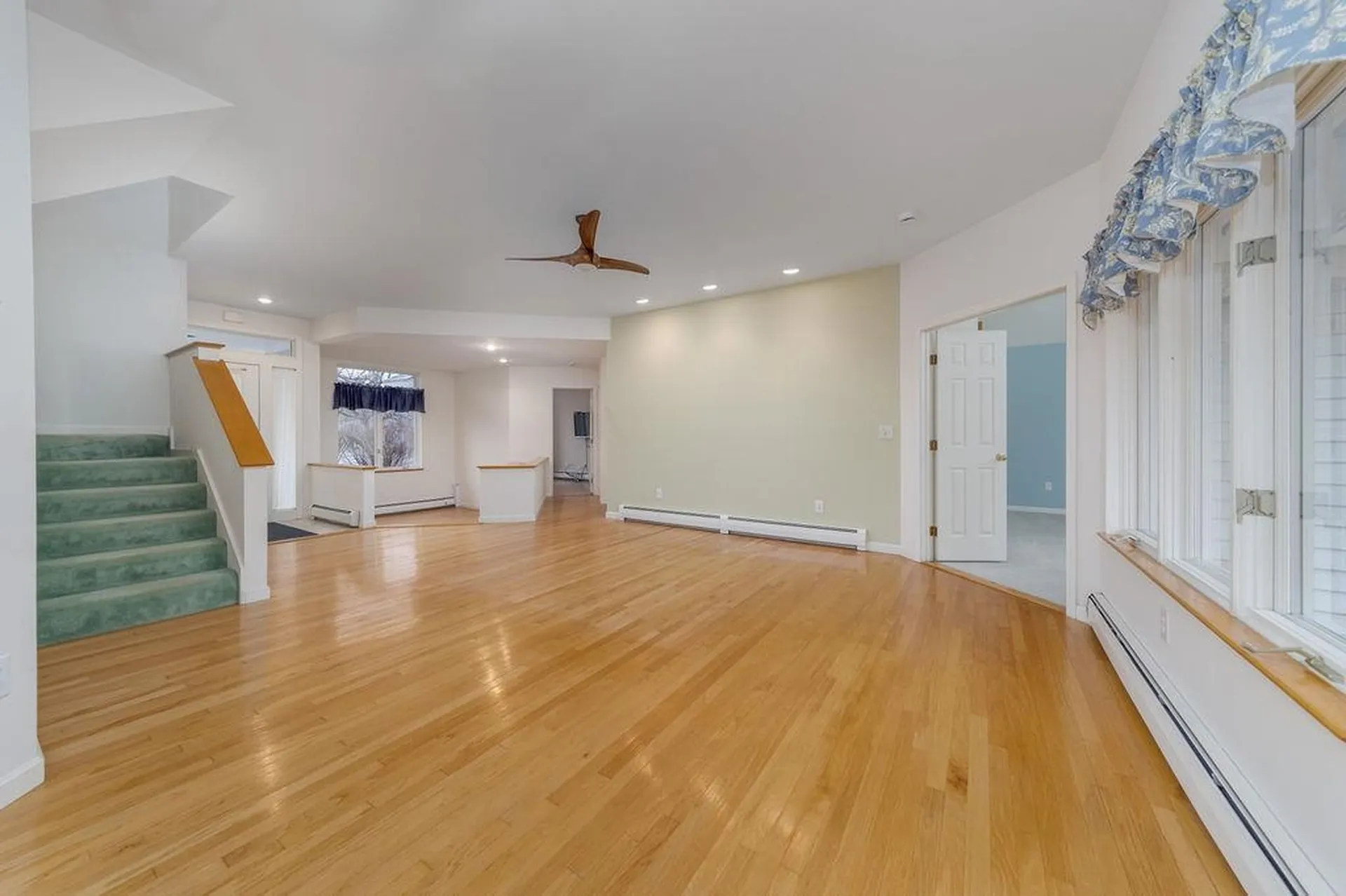 7 Skyline Way Hartford VT 05001