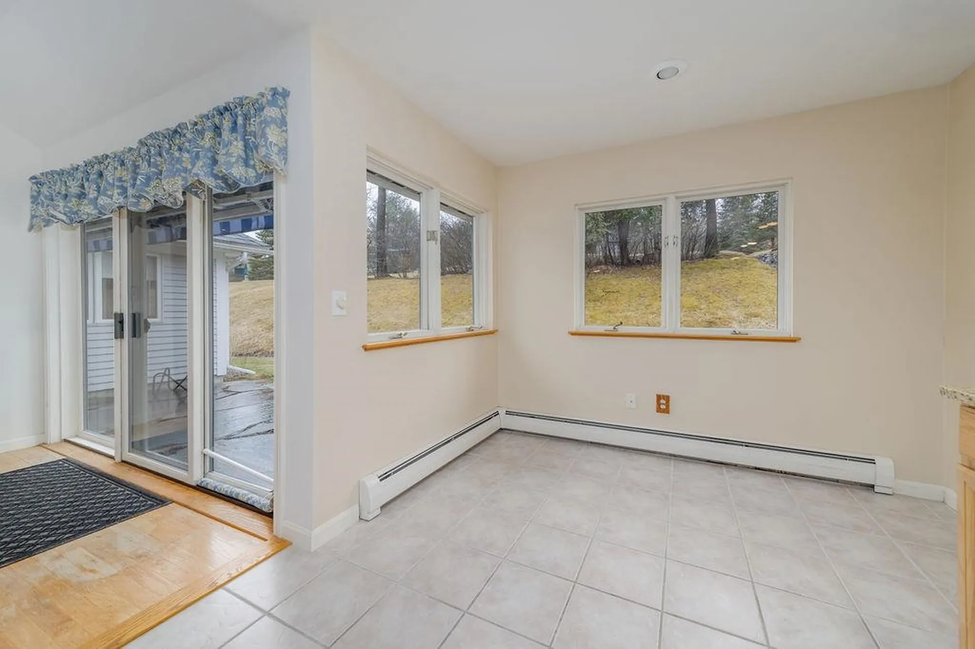 7 Skyline Way Hartford VT 05001