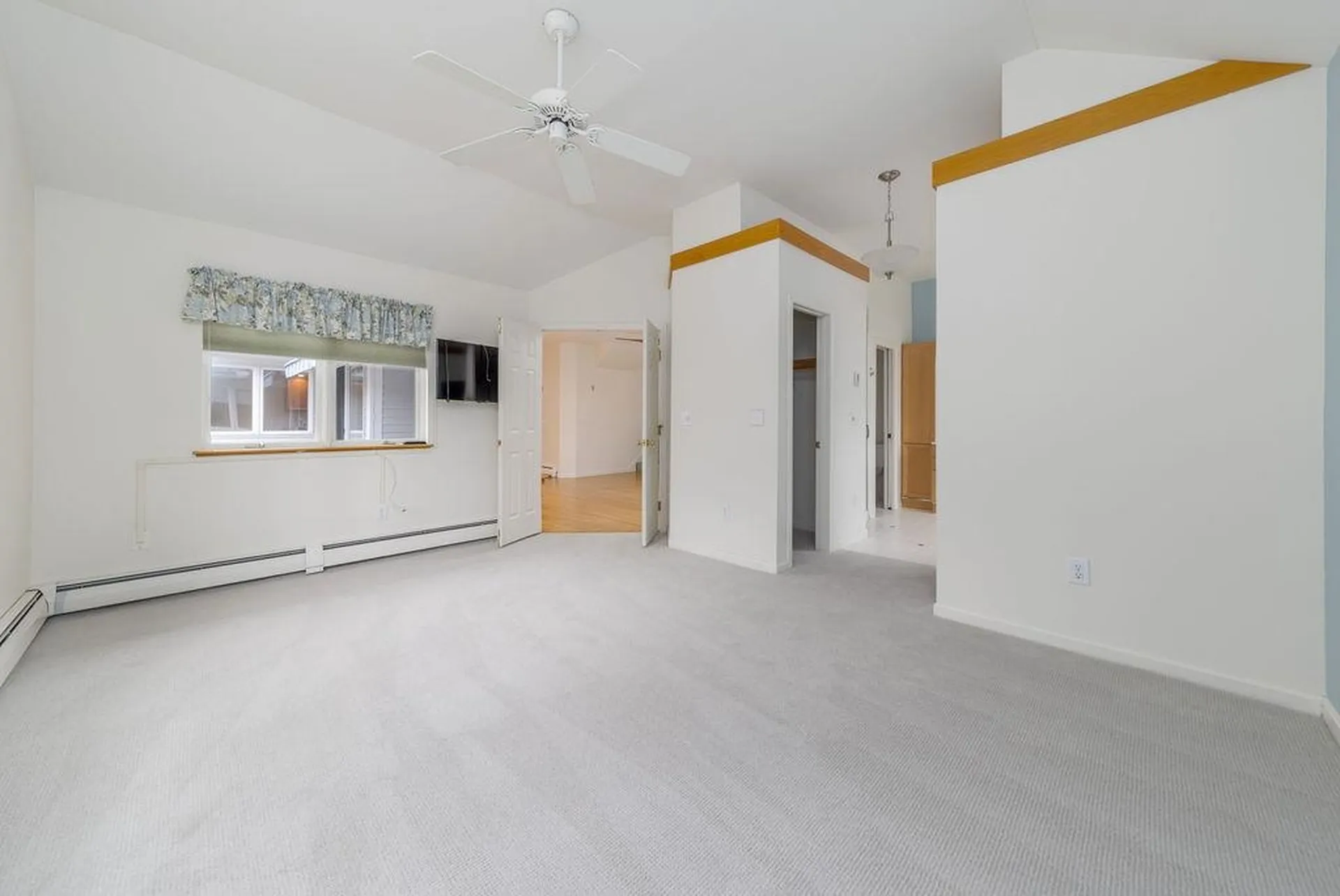 7 Skyline Way Hartford VT 05001