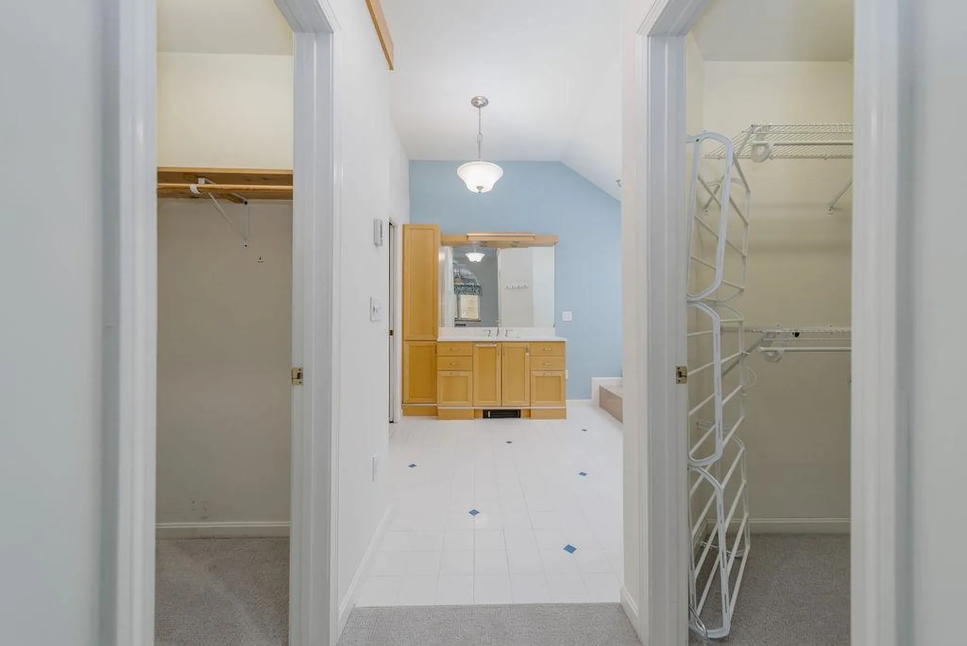 7 Skyline Way Hartford VT 05001