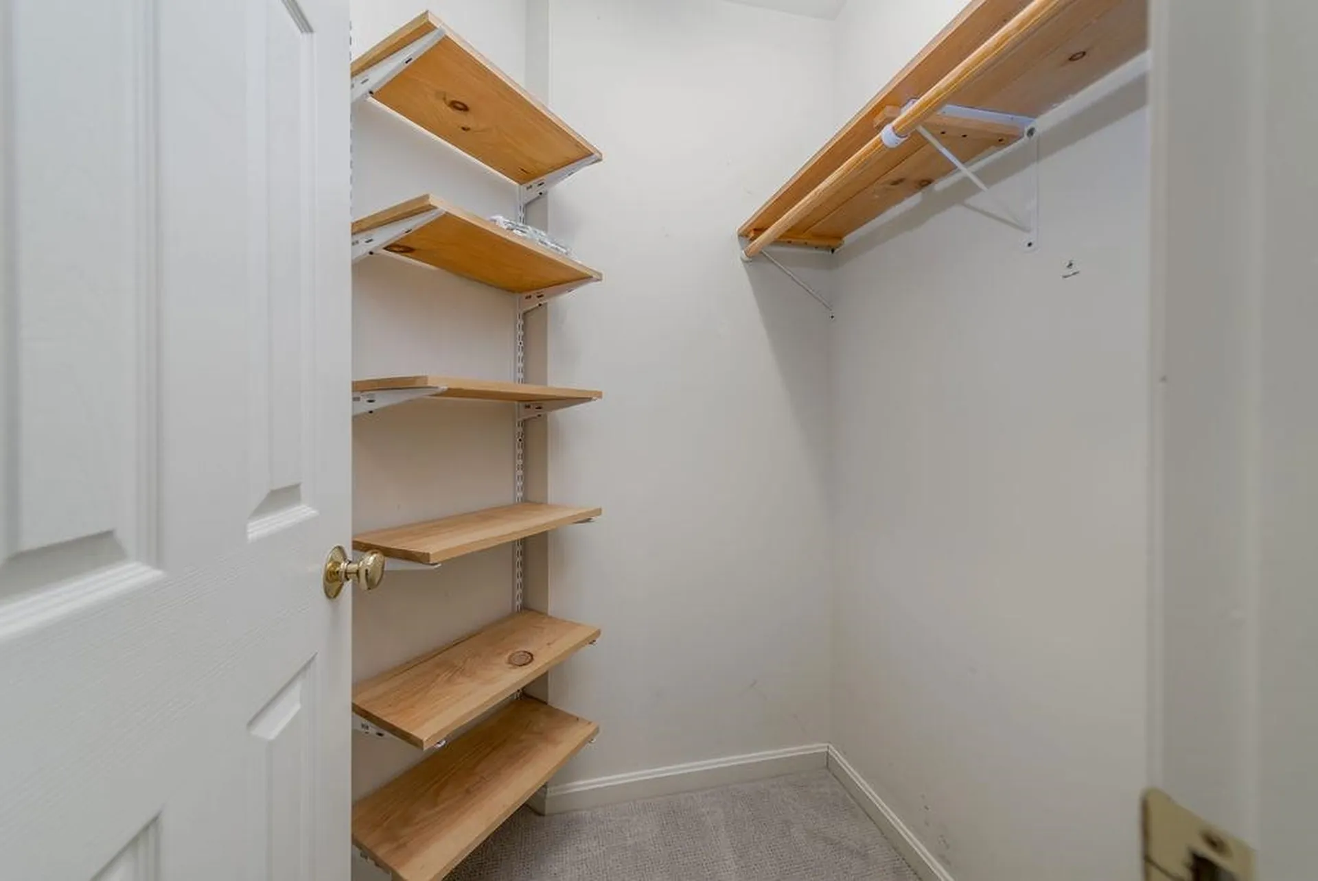 7 Skyline Way Hartford VT 05001