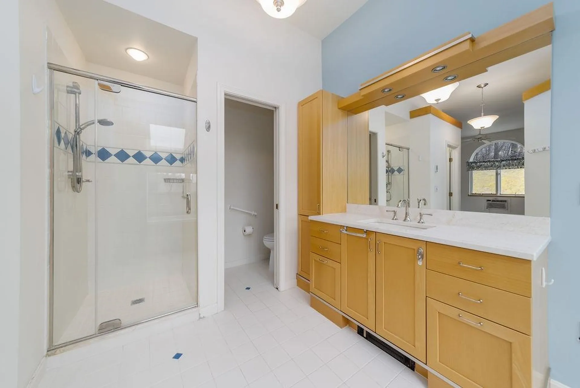 7 Skyline Way Hartford VT 05001