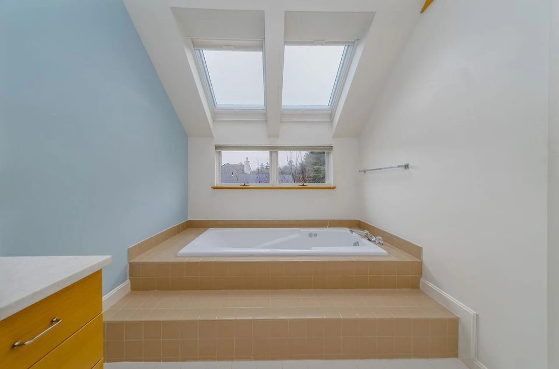 7 Skyline Way Hartford VT 05001