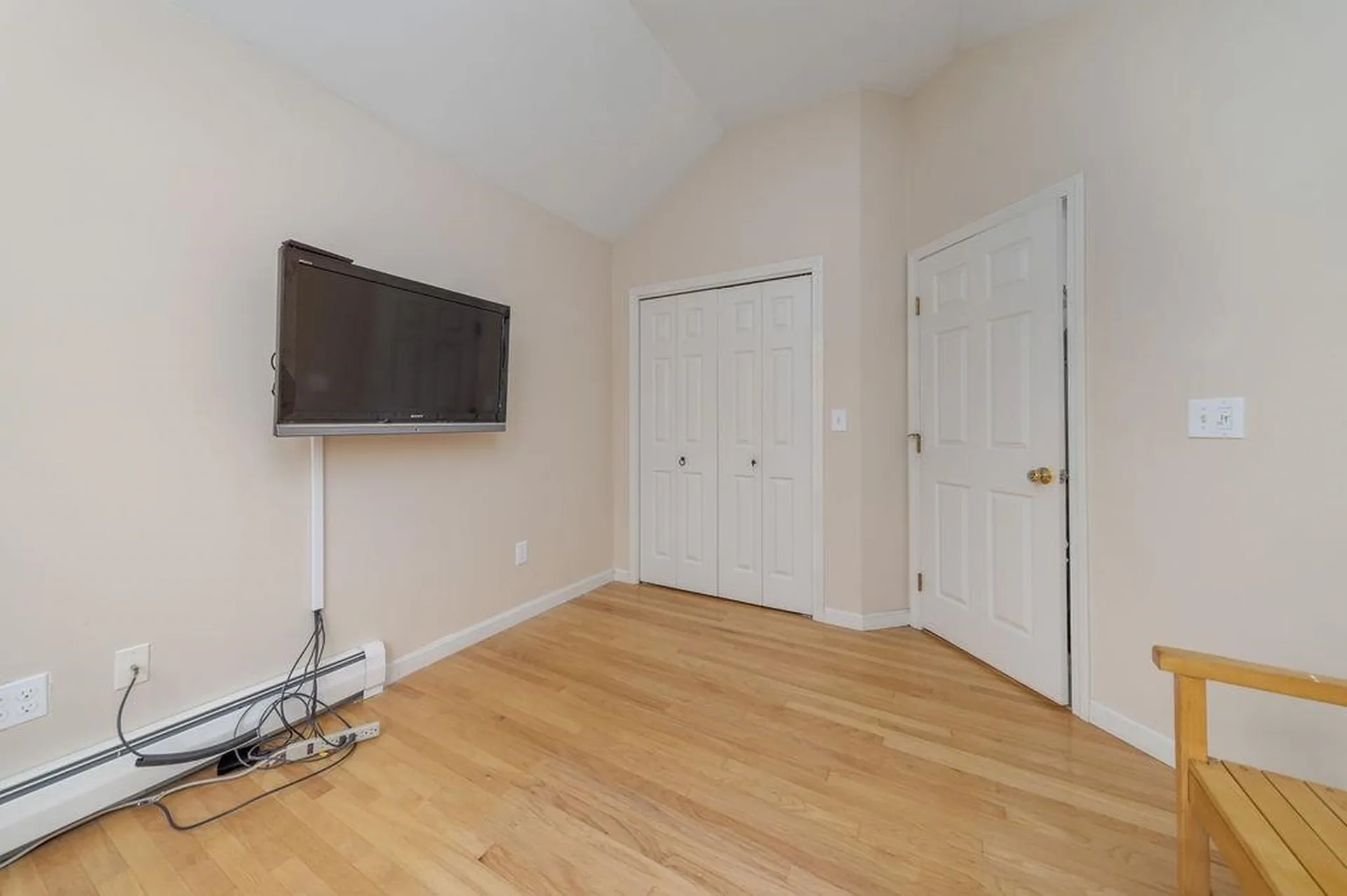 7 Skyline Way Hartford VT 05001