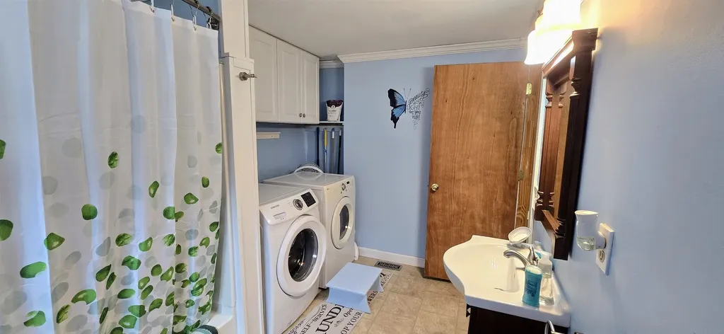 681 Phillips Road Glover VT 05875