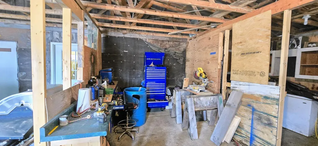 681 Phillips Road Glover VT 05875