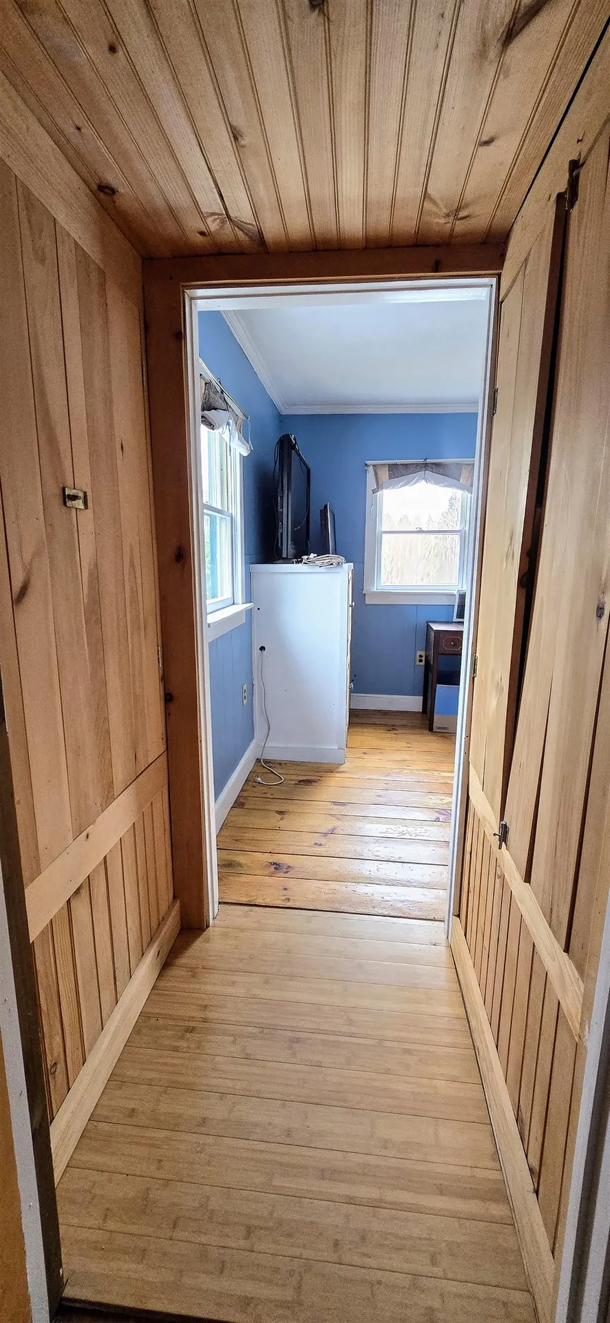 681 Phillips Road Glover VT 05875