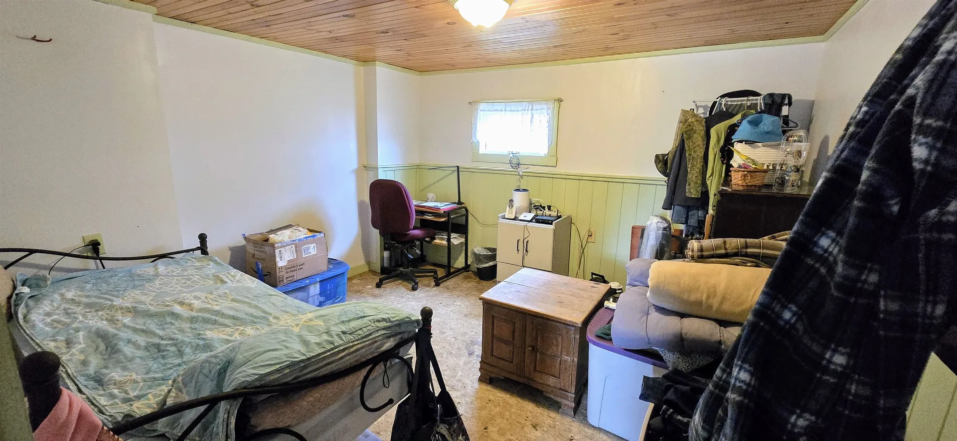 681 Phillips Road Glover VT 05875