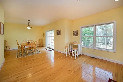 15 Lamplighter Village Road Windham NH 03087